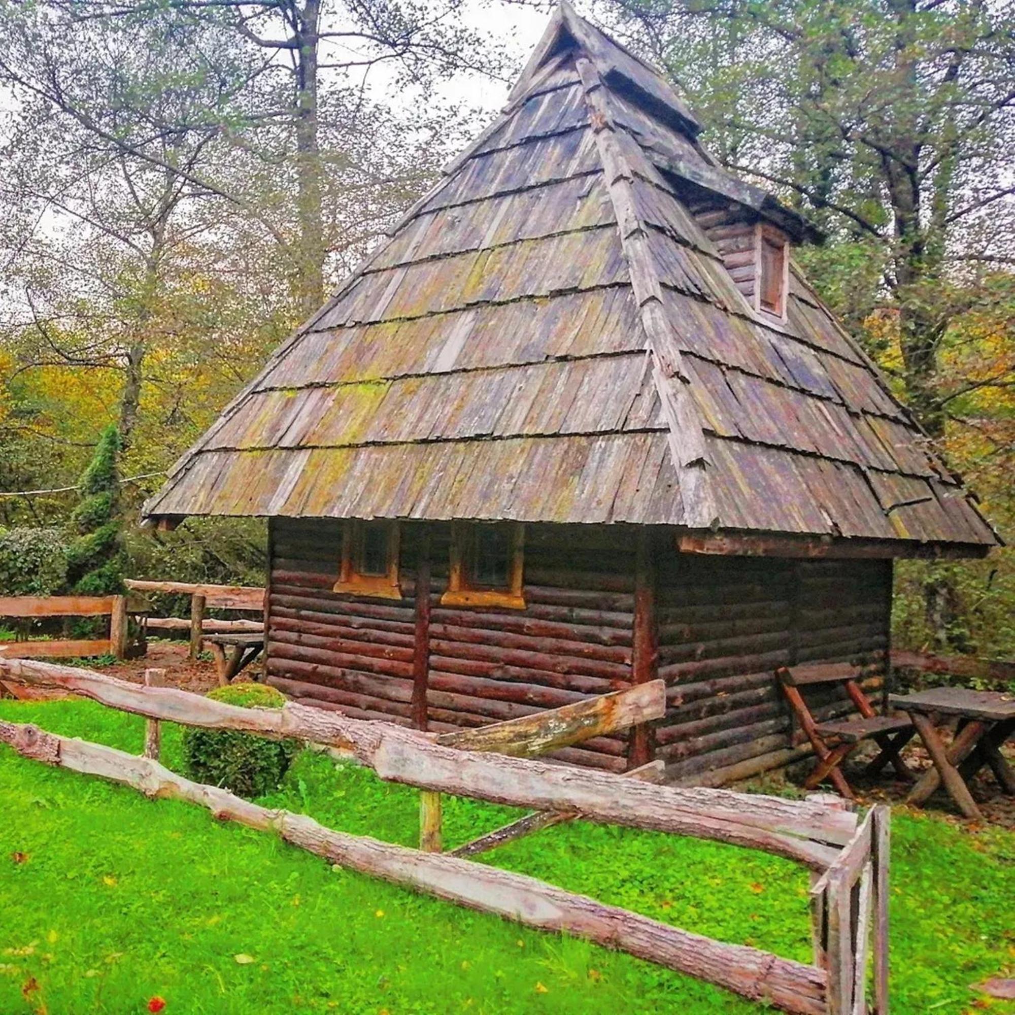 Hotel Kraljevsko Selo Kotromanicevo à Doboj Extérieur photo