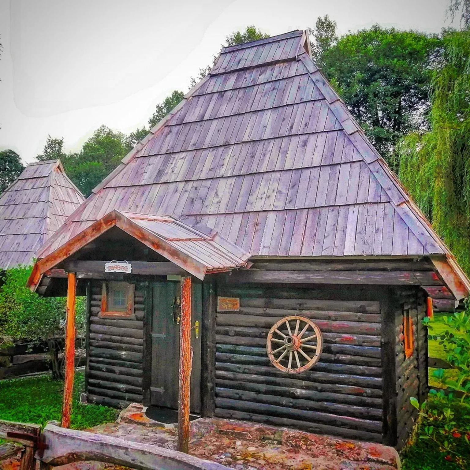 Hotel Kraljevsko Selo Kotromanicevo à Doboj Extérieur photo